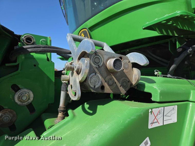 image for item EN8220 2009 John Deere 9870 STS combine