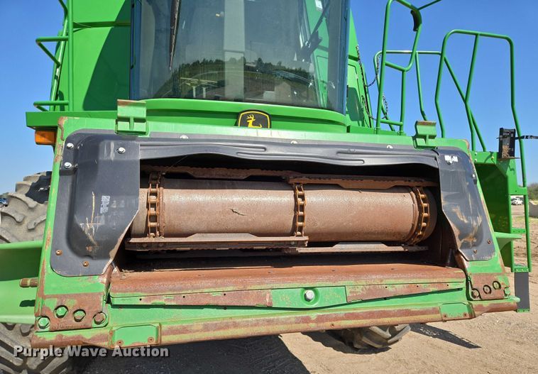image for item EN8220 2009 John Deere 9870 STS combine