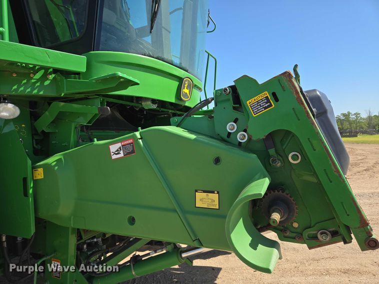 image for item EN8220 2009 John Deere 9870 STS combine