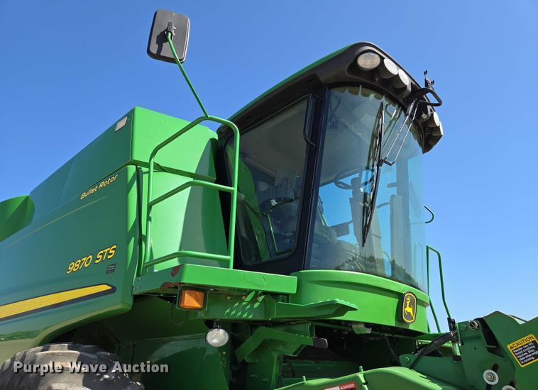 image for item EN8220 2009 John Deere 9870 STS combine