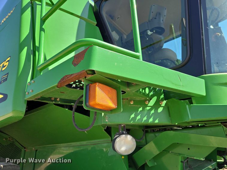 image for item EN8220 2009 John Deere 9870 STS combine