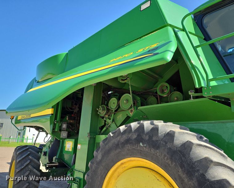 image for item EN8220 2009 John Deere 9870 STS combine