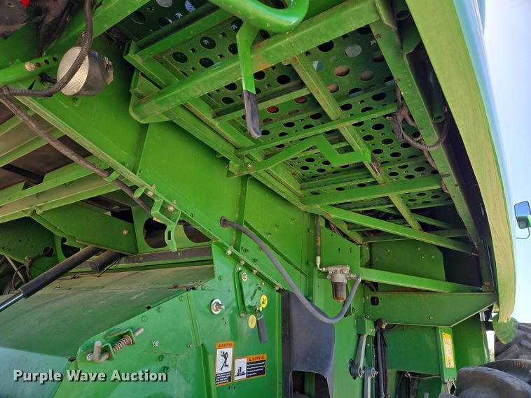 image for item EN8220 2009 John Deere 9870 STS combine