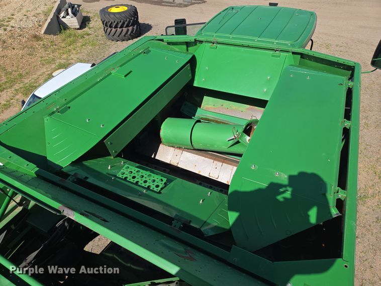 image for item EN8220 2009 John Deere 9870 STS combine