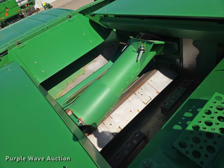 image for item EN8220 2009 John Deere 9870 STS combine