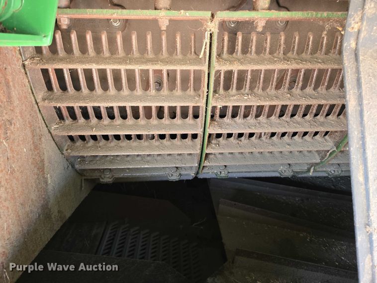 image for item EN8220 2009 John Deere 9870 STS combine