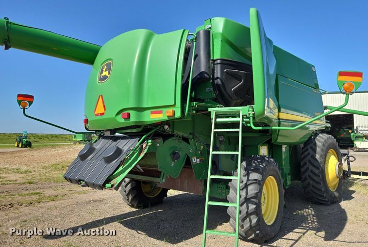 image for item EN8220 2009 John Deere 9870 STS combine