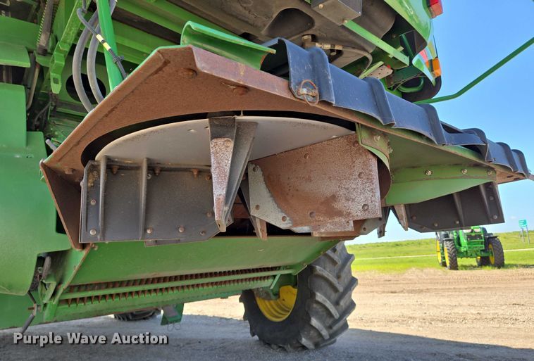 image for item EN8220 2009 John Deere 9870 STS combine
