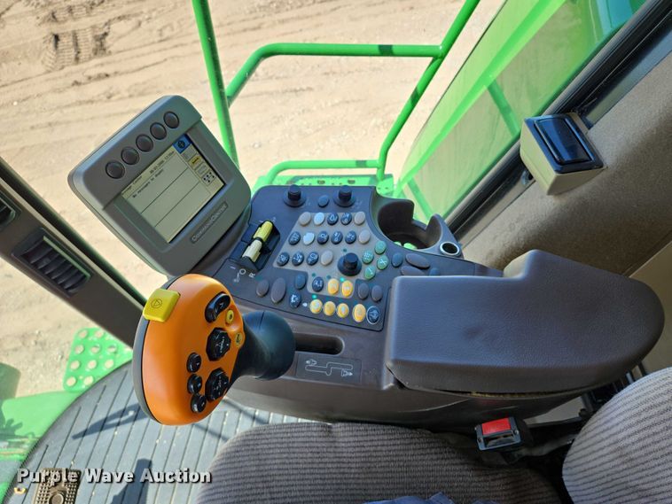image for item EN8220 2009 John Deere 9870 STS combine