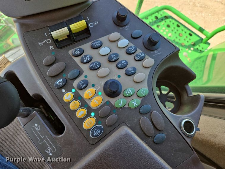 image for item EN8220 2009 John Deere 9870 STS combine