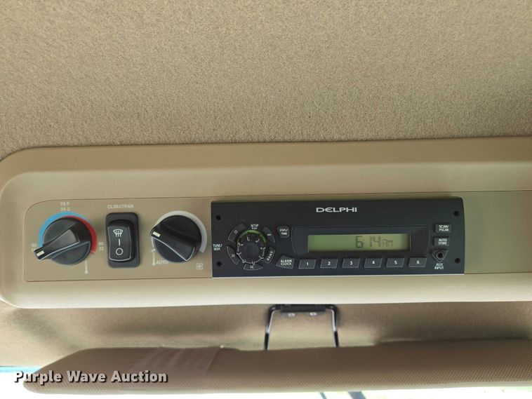 image for item EN8220 2009 John Deere 9870 STS combine