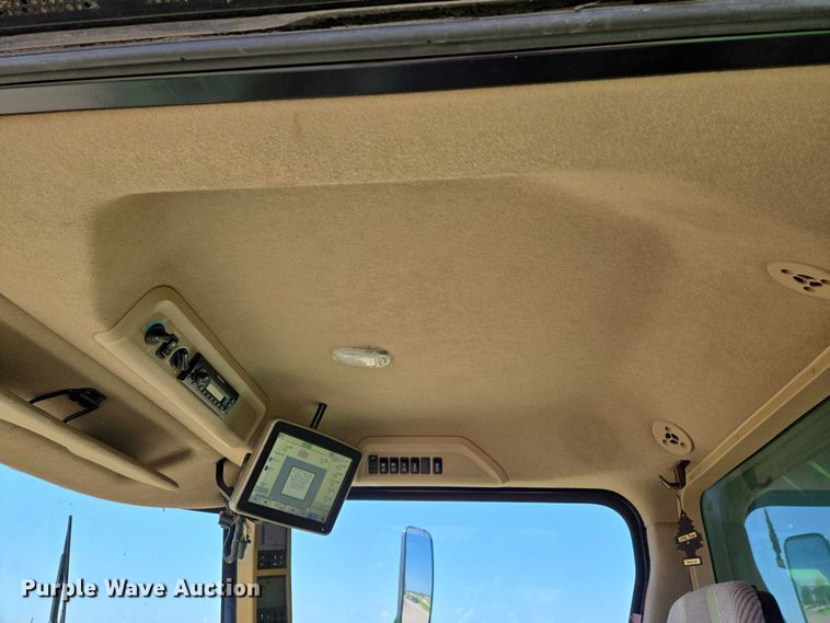 image for item EN8220 2009 John Deere 9870 STS combine