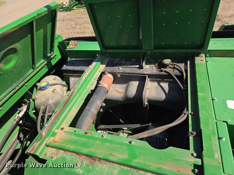 image for item EN8220 2009 John Deere 9870 STS combine