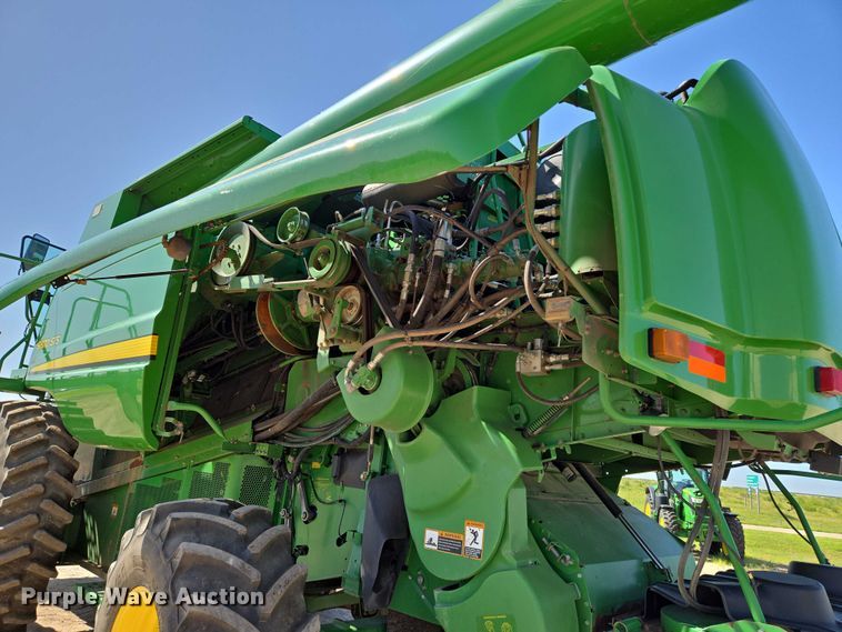 image for item EN8220 2009 John Deere 9870 STS combine