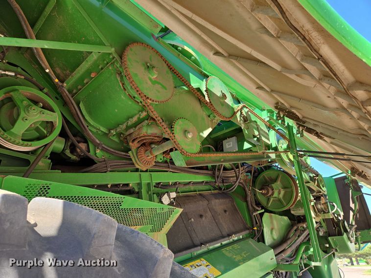 image for item EN8220 2009 John Deere 9870 STS combine