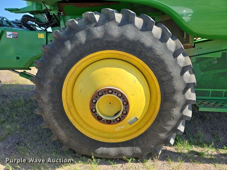 image for item EN8220 2009 John Deere 9870 STS combine