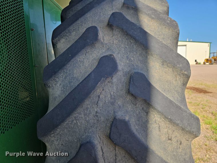 image for item EN8220 2009 John Deere 9870 STS combine