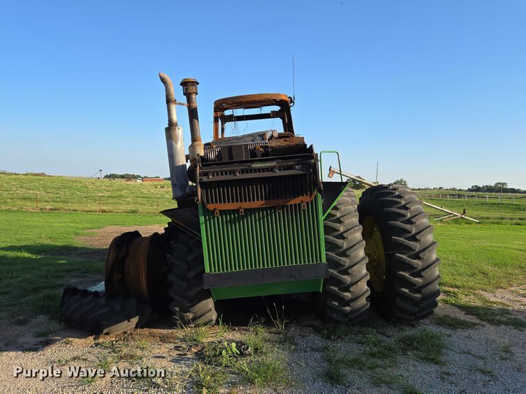 image for item EN8246 1996 John Deere 8770 4WD tractor