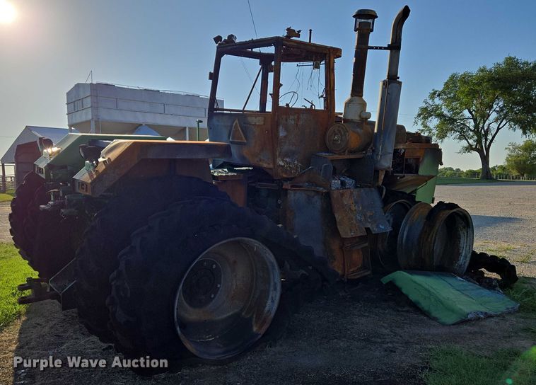 image for item EN8246 1996 John Deere 8770 4WD tractor