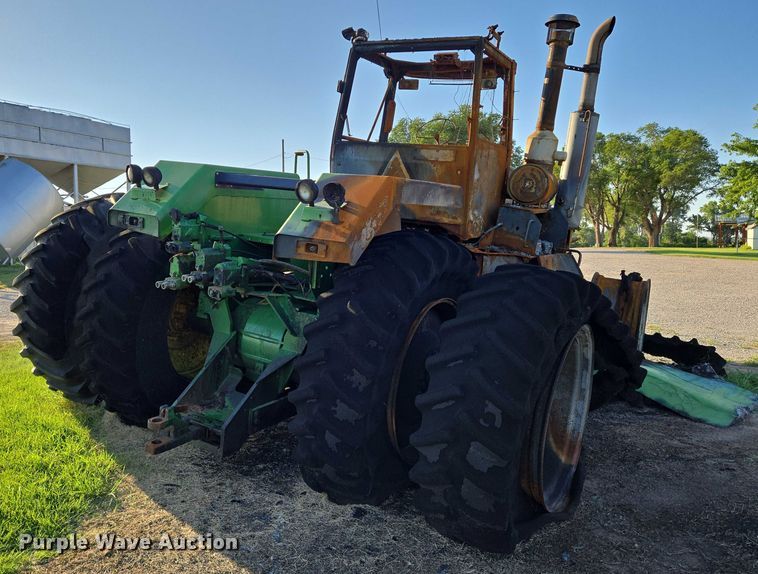 image for item EN8246 1996 John Deere 8770 4WD tractor