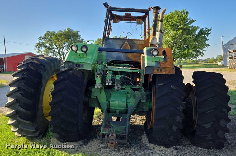 image for item EN8246 1996 John Deere 8770 4WD tractor
