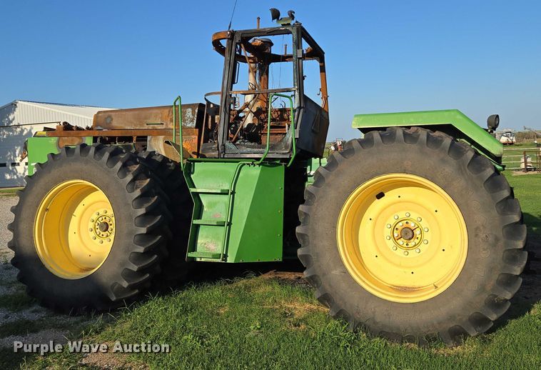 image for item EN8246 1996 John Deere 8770 4WD tractor
