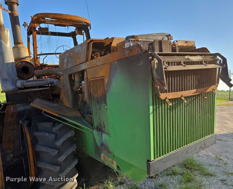 image for item EN8246 1996 John Deere 8770 4WD tractor