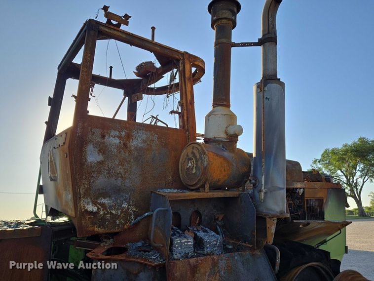 image for item EN8246 1996 John Deere 8770 4WD tractor