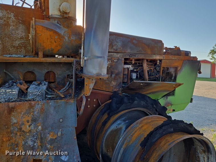 image for item EN8246 1996 John Deere 8770 4WD tractor