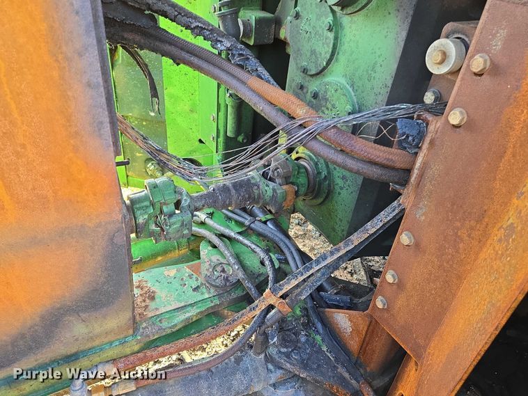 image for item EN8246 1996 John Deere 8770 4WD tractor