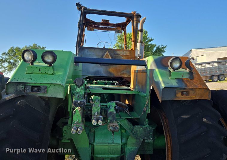 image for item EN8246 1996 John Deere 8770 4WD tractor