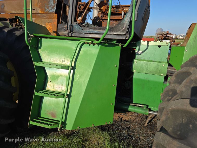 image for item EN8246 1996 John Deere 8770 4WD tractor