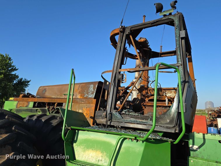 image for item EN8246 1996 John Deere 8770 4WD tractor