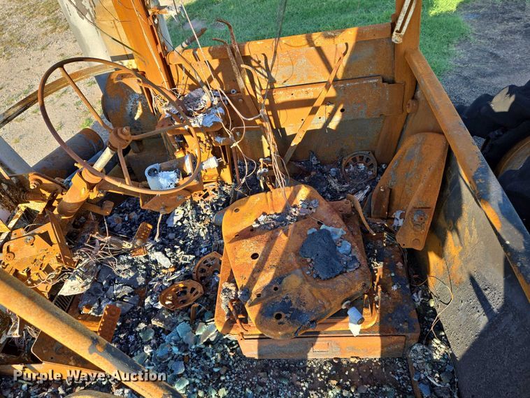 image for item EN8246 1996 John Deere 8770 4WD tractor