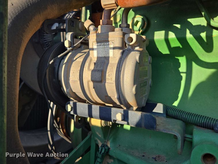 image for item EN8246 1996 John Deere 8770 4WD tractor