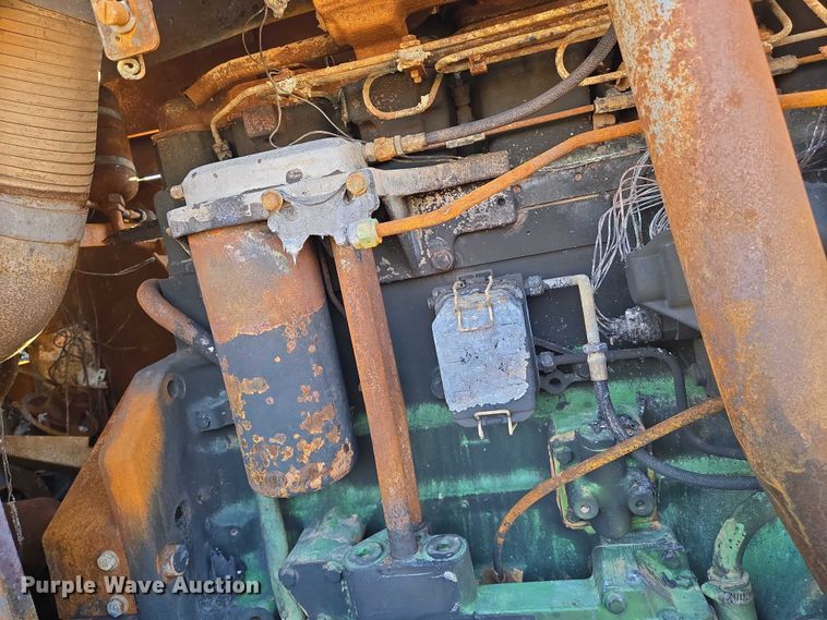 image for item EN8246 1996 John Deere 8770 4WD tractor