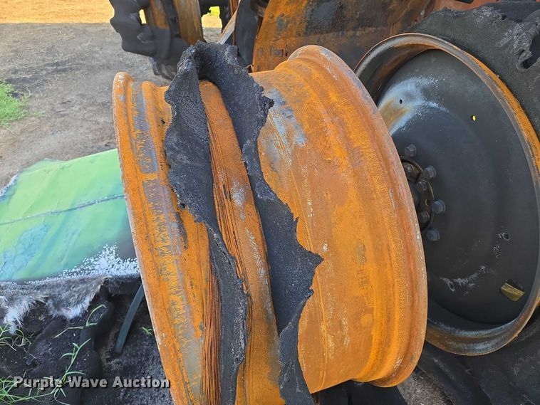 image for item EN8246 1996 John Deere 8770 4WD tractor