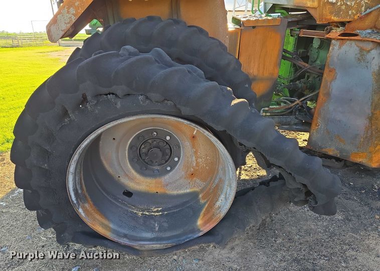 image for item EN8246 1996 John Deere 8770 4WD tractor