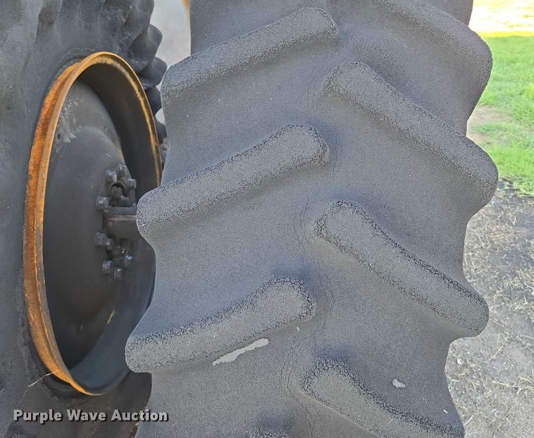 image for item EN8246 1996 John Deere 8770 4WD tractor