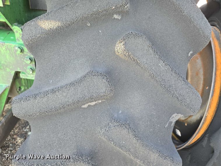 image for item EN8246 1996 John Deere 8770 4WD tractor