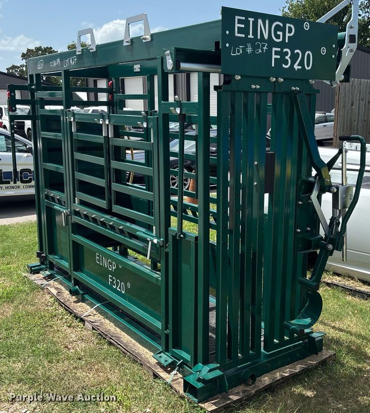 image for item EQ4046 EINGP  F320 livestock squeeze chute