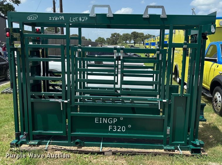 image for item EQ4046 EINGP  F320 livestock squeeze chute