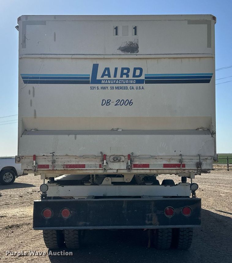 image for item EQ4589 2018 International 7400 feed mixer truck
