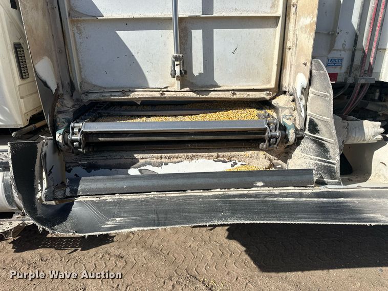 image for item EQ4589 2018 International 7400 feed mixer truck