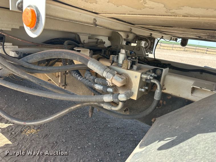 image for item EQ4589 2018 International 7400 feed mixer truck