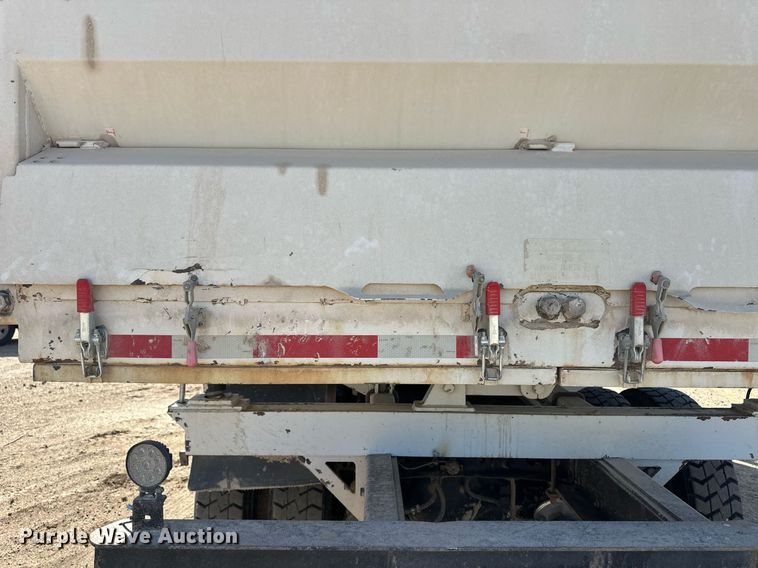 image for item EQ4589 2018 International 7400 feed mixer truck