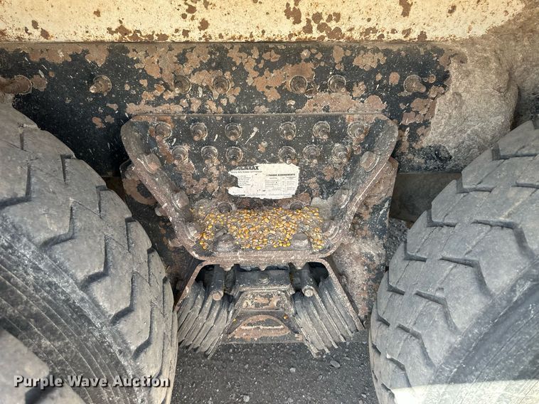 image for item EQ4589 2018 International 7400 feed mixer truck