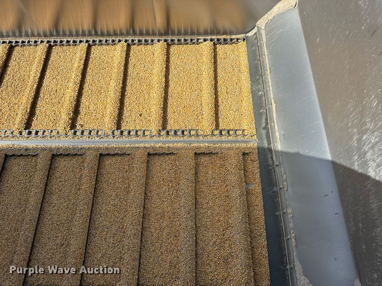 image for item EQ4589 2018 International 7400 feed mixer truck