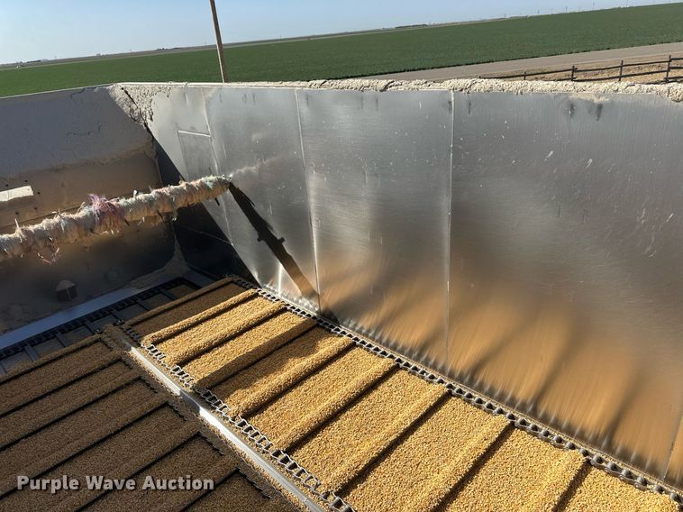 image for item EQ4589 2018 International 7400 feed mixer truck