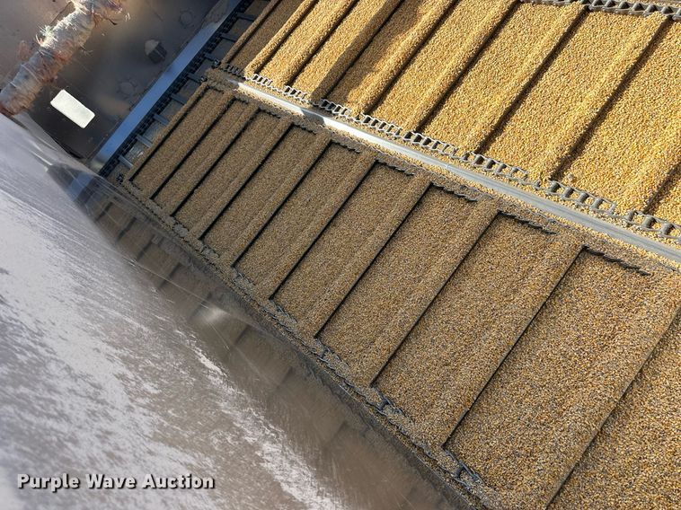 image for item EQ4589 2018 International 7400 feed mixer truck